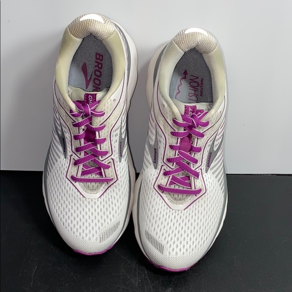 brooks ghost size 6
